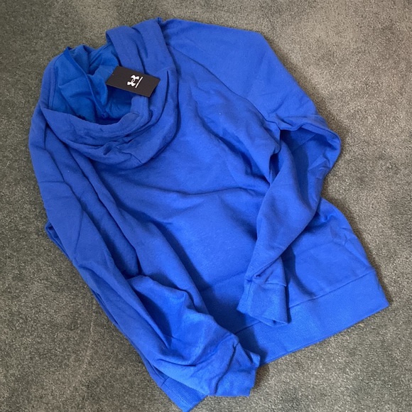 Under Armour Hoodie - Medium with tags - New and never used - Picture 4 of 5
